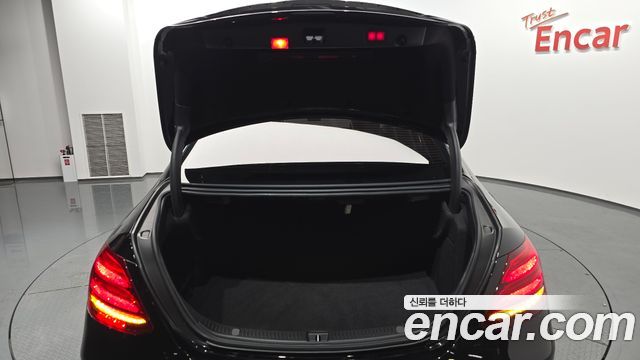 Mercedes-Benz E-Class E300 4MATIC Exclusive