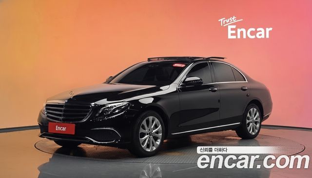 Mercedes-Benz E-Class E300 4MATIC Exclusive