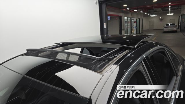 Mercedes-Benz E-Class E300 4MATIC Exclusive