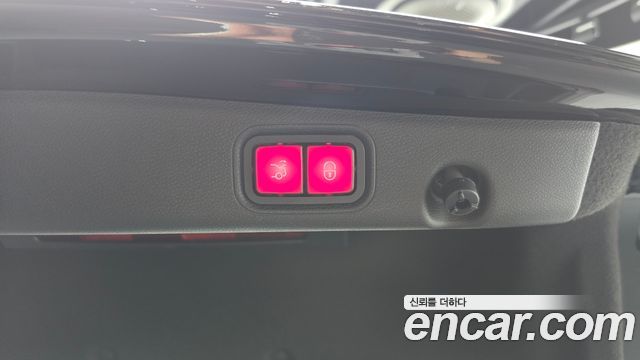Mercedes-Benz E-Class E300 4MATIC Exclusive