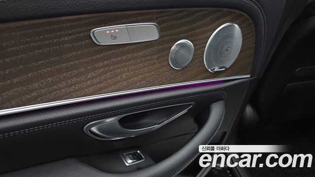 Mercedes-Benz E-Class E300 4MATIC Exclusive