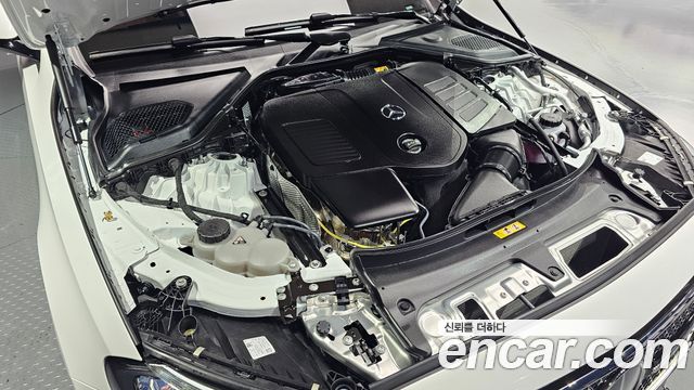 Mercedes-Benz E-Class E200 Avantgarde