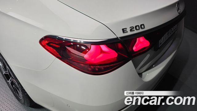 Mercedes-Benz E-Class E200 Avantgarde
