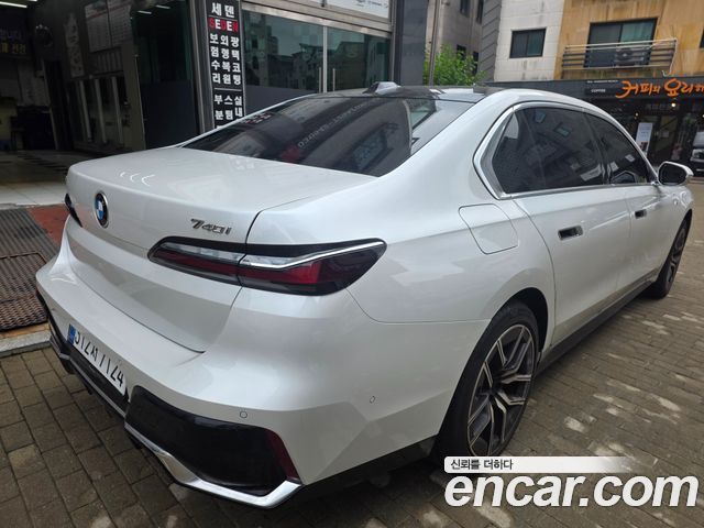 BMW 7-Series 740i xDrive M Sport