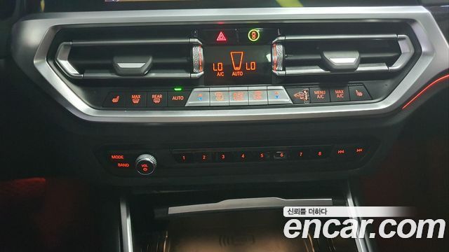 BMW 3-Series 320i Luxury