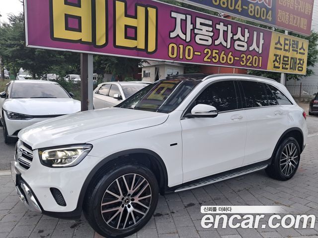 Mercedes-Benz GLC-Class GLC300e 4MATIC