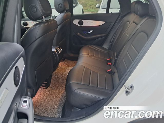 Mercedes-Benz GLC-Class GLC300e 4MATIC