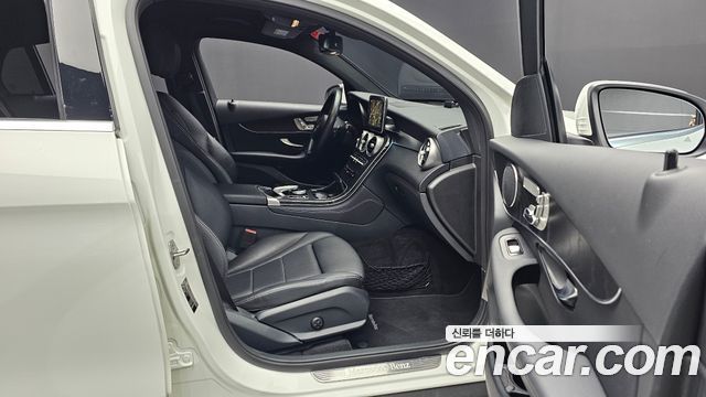 Mercedes-Benz GLC-Class GCL300 4MATIC Coupe