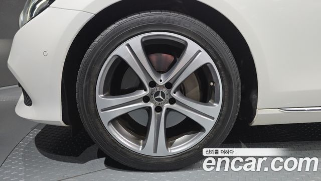 Mercedes-Benz E-Class E300 Avantgarde