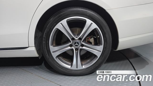 Mercedes-Benz E-Class E300 Avantgarde