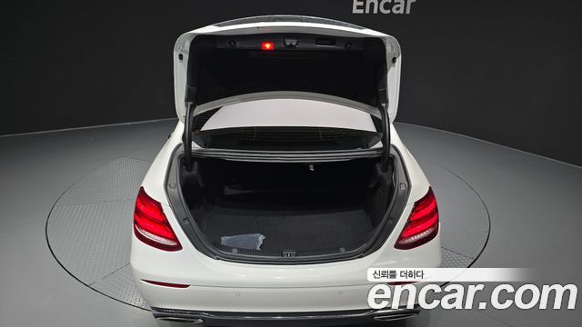 Mercedes-Benz E-Class E300 Avantgarde