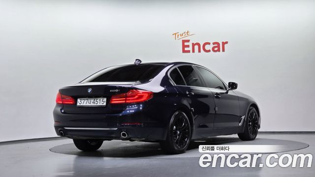 BMW 5-Series 520i Luxury