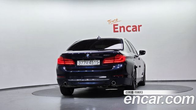 BMW 5-Series 520i Luxury