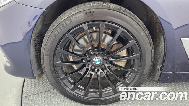 BMW 5-Series 520i Luxury