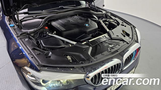 BMW 5-Series 520i Luxury
