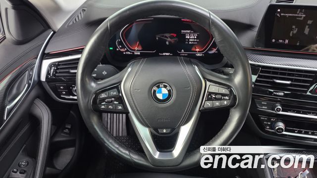 BMW 5-Series 520i Luxury