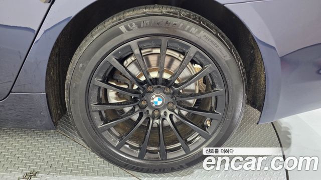 BMW 5-Series 520i Luxury