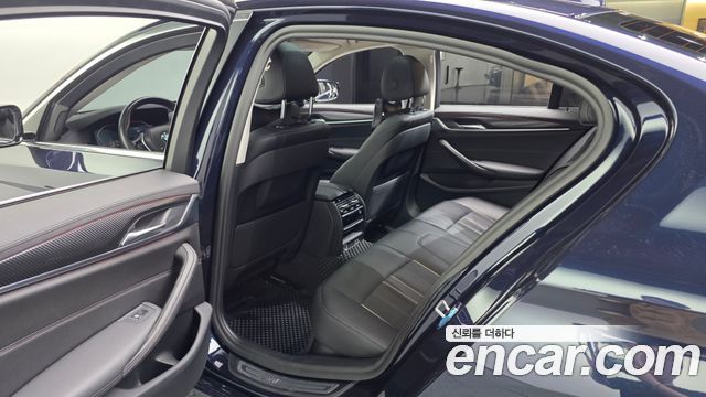 BMW 5-Series 520i Luxury
