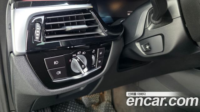 BMW 5-Series 520i Luxury