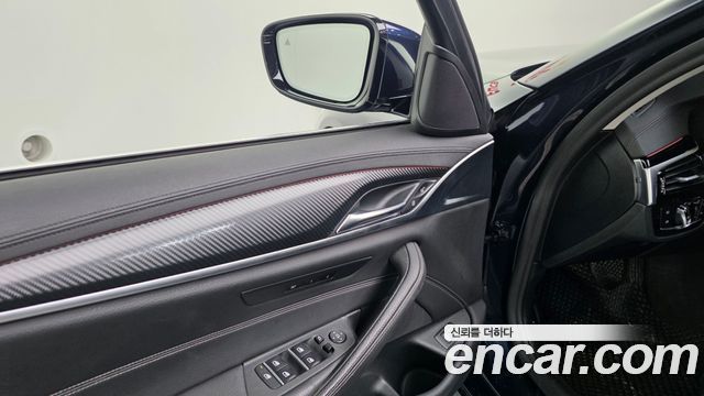 BMW 5-Series 520i Luxury