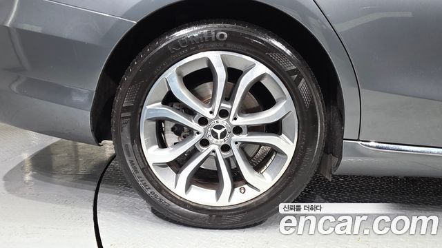 Mercedes-Benz C-Class C200 Avantgarde