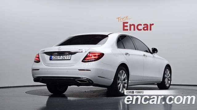 Mercedes-Benz E-Class E300 4MATIC Exclusive