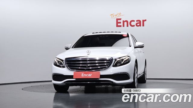 Mercedes-Benz E-Class E300 4MATIC Exclusive