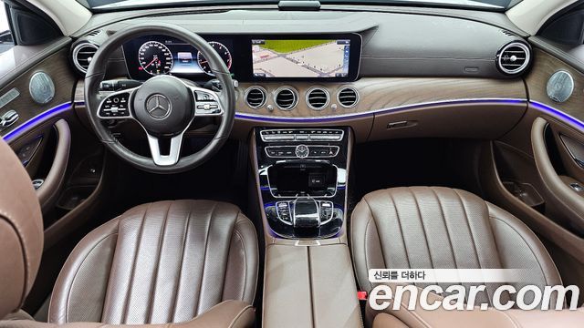 Mercedes-Benz E-Class E300 4MATIC Exclusive
