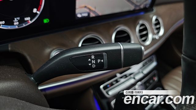 Mercedes-Benz E-Class E300 4MATIC Exclusive
