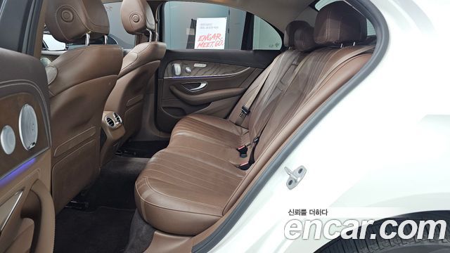 Mercedes-Benz E-Class E300 4MATIC Exclusive