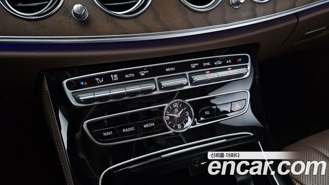 Mercedes-Benz E-Class E300 4MATIC Exclusive