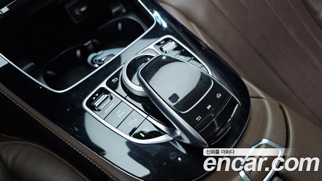 Mercedes-Benz E-Class E300 4MATIC Exclusive