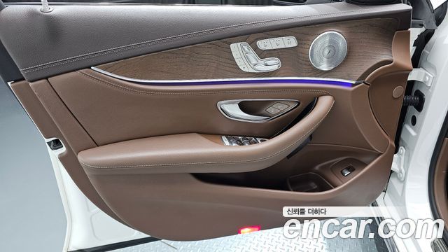 Mercedes-Benz E-Class E300 4MATIC Exclusive
