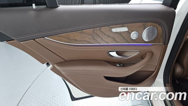 Mercedes-Benz E-Class E300 4MATIC Exclusive
