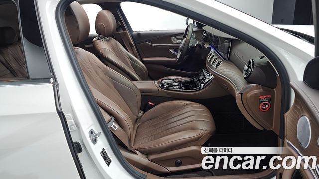 Mercedes-Benz E-Class E300 4MATIC Exclusive