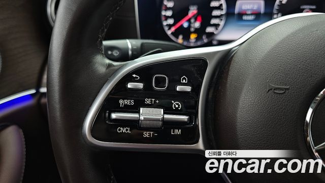 Mercedes-Benz E-Class E300 4MATIC Exclusive