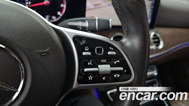 Mercedes-Benz E-Class E300 4MATIC Exclusive