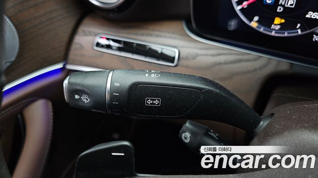 Mercedes-Benz E-Class E300 4MATIC Exclusive