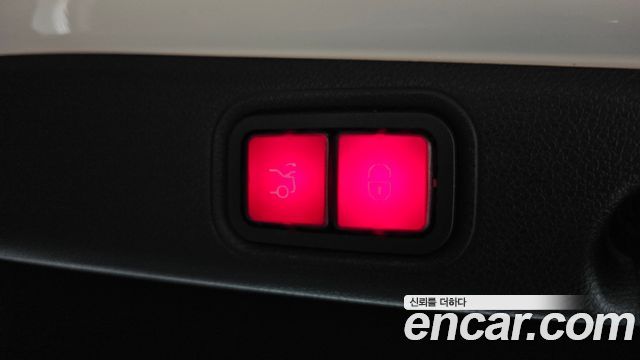 Mercedes-Benz E-Class E300 4MATIC Exclusive