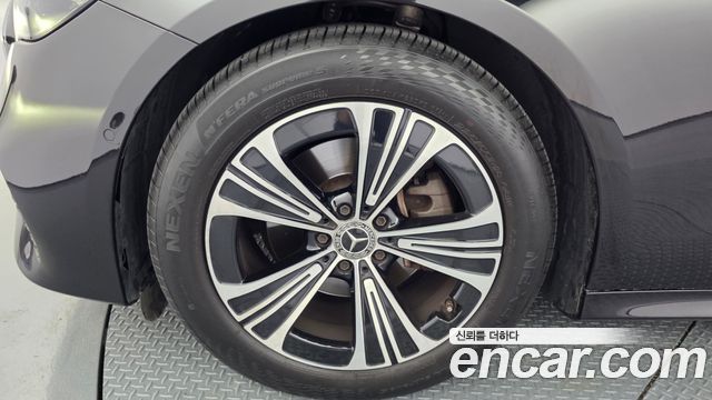 Mercedes-Benz E-Class E200 Avantgarde