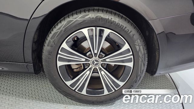 Mercedes-Benz E-Class E200 Avantgarde
