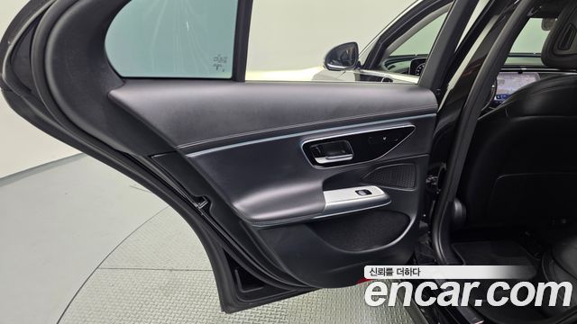 Mercedes-Benz E-Class E200 Avantgarde