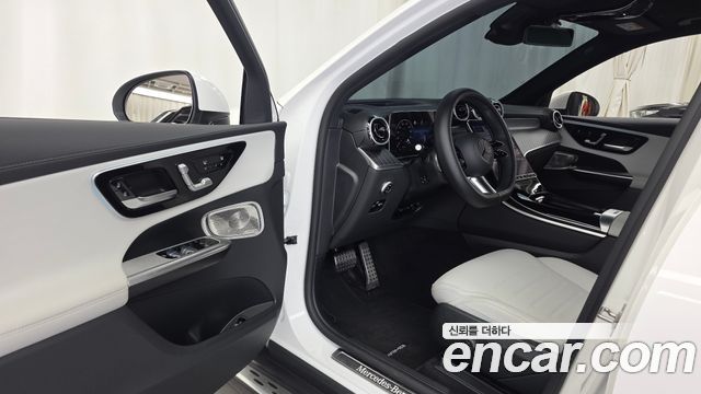 Mercedes-Benz GLC-Class GLC300 4MATIC AMG Line