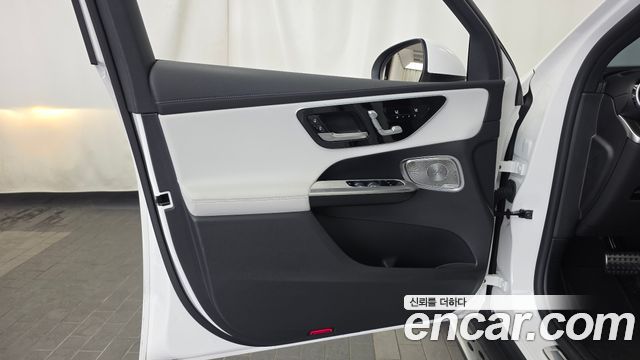 Mercedes-Benz GLC-Class GLC300 4MATIC AMG Line