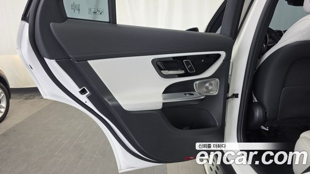 Mercedes-Benz GLC-Class GLC300 4MATIC AMG Line