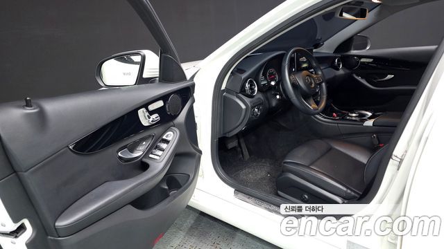 Mercedes-Benz C-Class C200