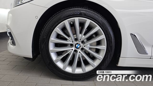 BMW 5-Series 530i Luxury Plus