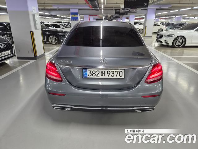 Mercedes-Benz E-Class E220d Avantgarde