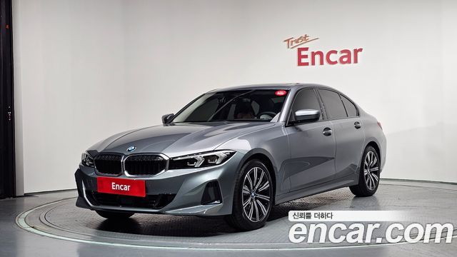 BMW 3-Series 320i