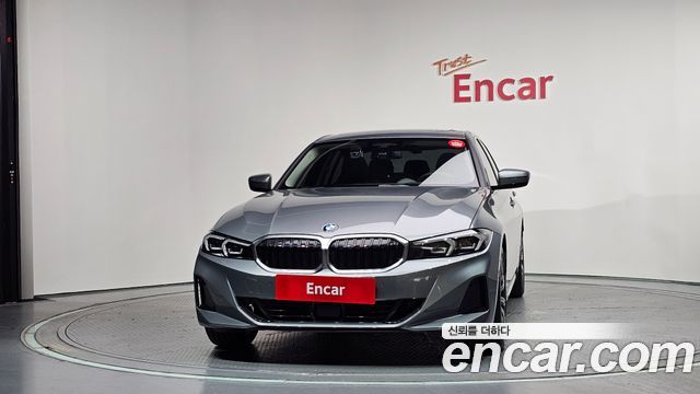 BMW 3-Series 320i